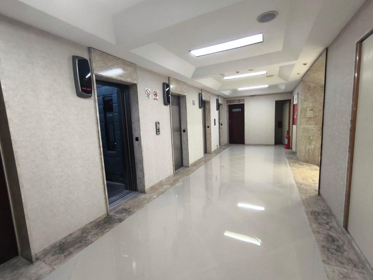 Sala Comercial à Venda no Centro do RJ – Andar Inteiro